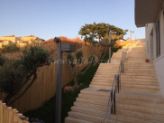 بالصور: إغلاق المدرج الجديد المؤدي إلى الميناء من قبل احد المستثمرين في يافا 